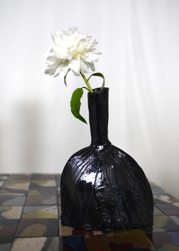 Vase B